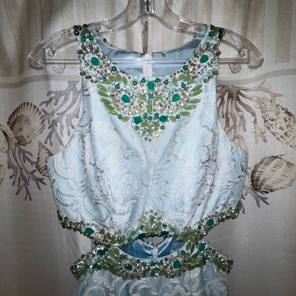 Tiffany Ivory Dress - Picture 5 of 7